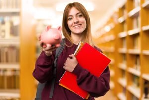 financiación becas Erasmus 2025